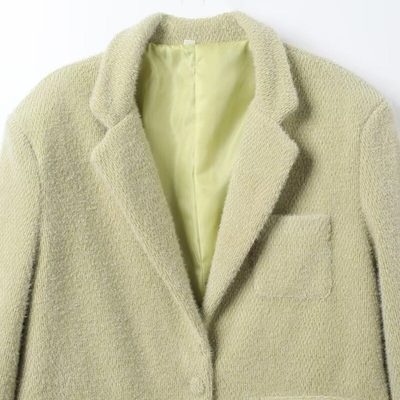 Collar long sleeved buckle green suede suit for women